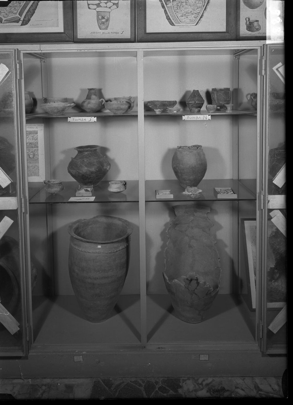 Materiale dal Sepolcreto 826.jpg