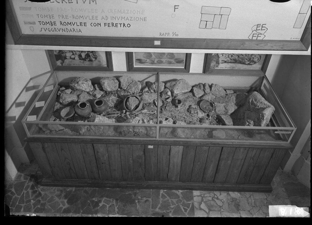 Materiale dal Sepolcreto 816.jpg