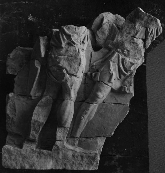 017665 - reperto - Figure in cammino (Riv. Ist. Archeol. 1961, p. 45, VII a);