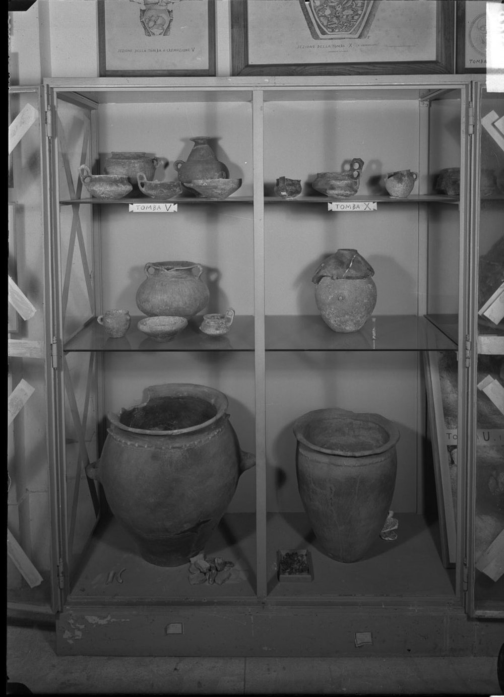 Materiale dal Sepolcreto 836.jpg