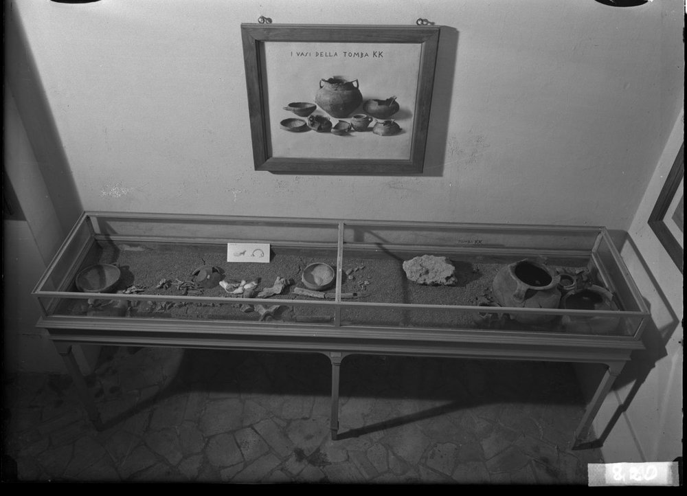 Materiale dal Sepolcreto 820.jpg