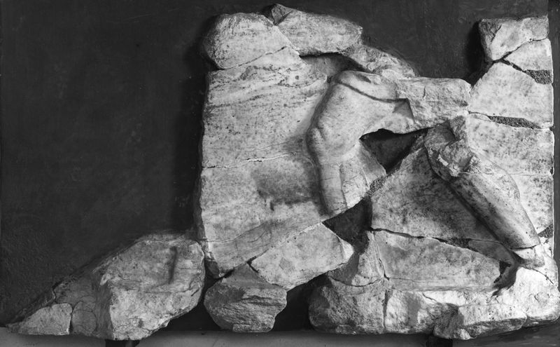 017666 - reperto - Figure in cammino (Riv. Ist. Archeol. 1961, p. 45, VII b); Neg. Serie F, Nr. 2222