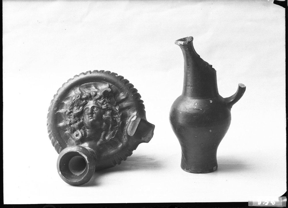Materiale dalla Cloaca Maxima 956.jpg
