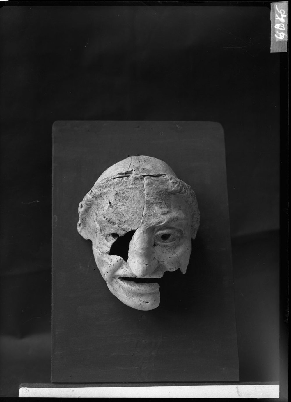Materiale dalla Via Sacra 694.jpg