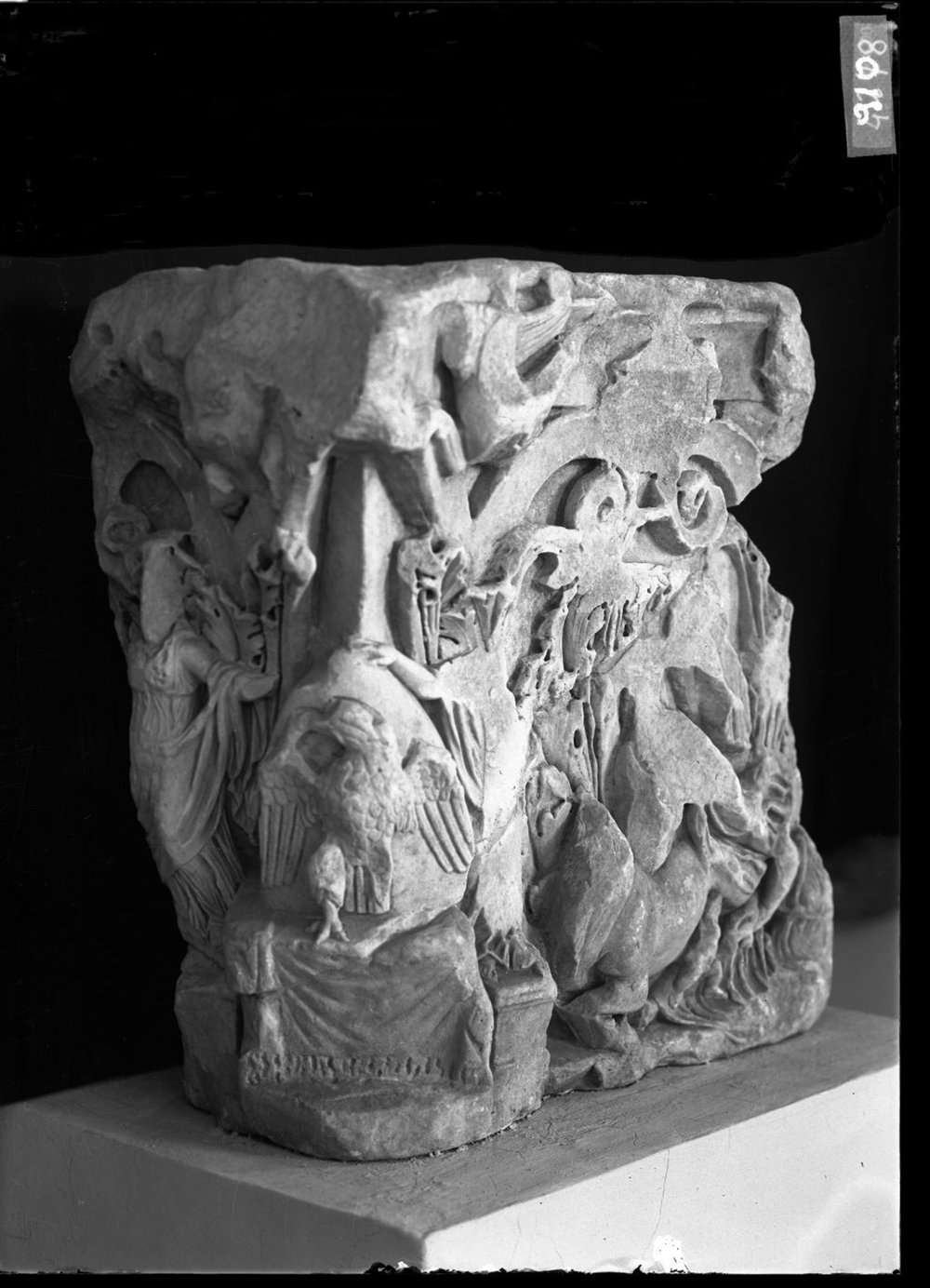 Capitello di Elagabalo 910.jpg