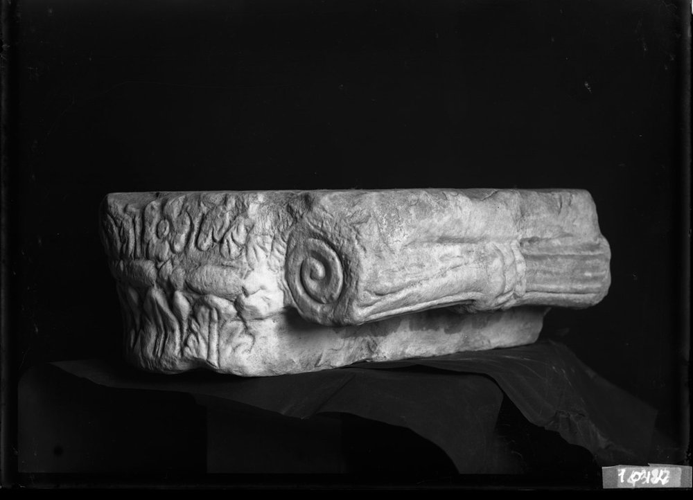 Capitelli 1014.jpg