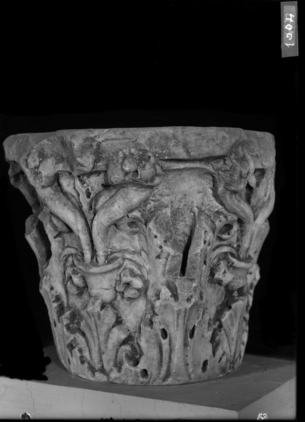 Capitelli 1004.jpg