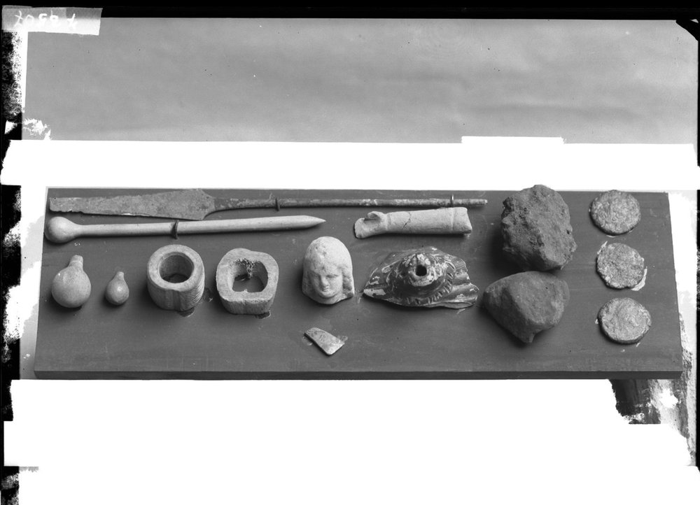 Materiale dal pozzo della Regia 735.jpg