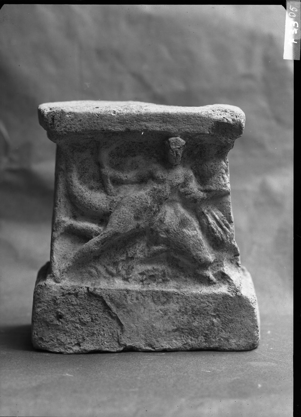Materiale dal pozzo della Regia 733.jpg