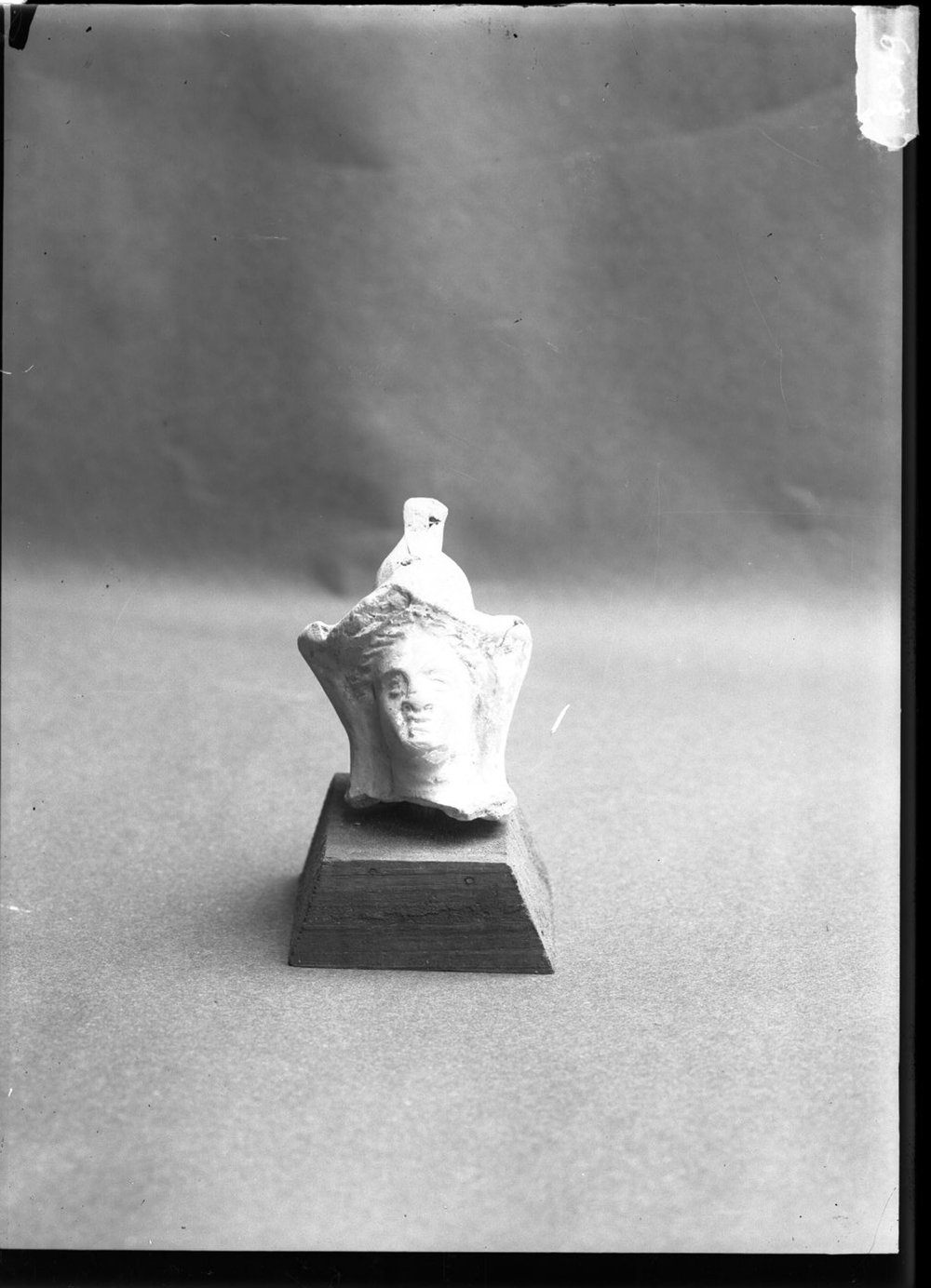 Materiale dalla sala di Vesta 637.jpg