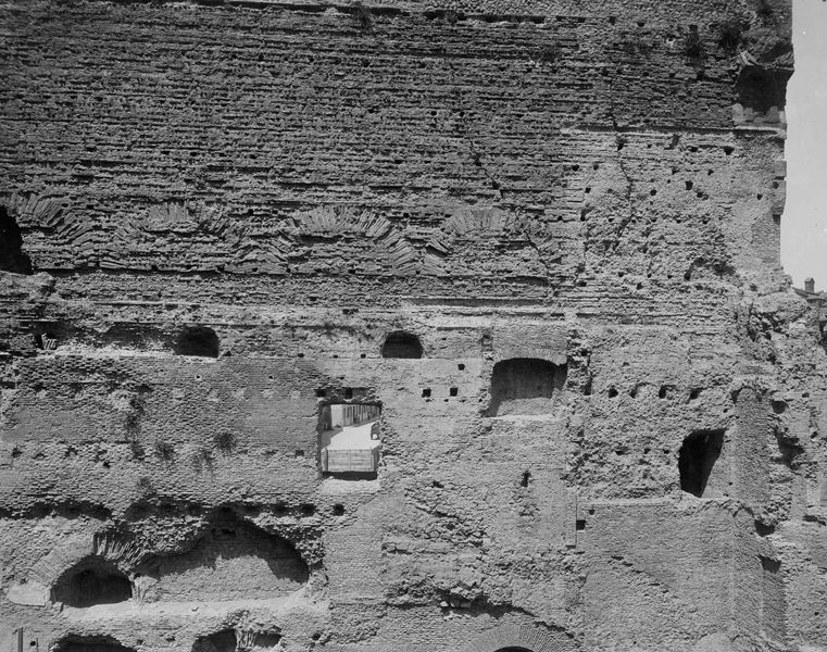 019553 - scavo archeologico - S. Maria Antiqua, parete occidentale dell'atrio; neg. serie C, n. 136