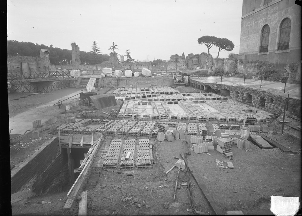 Palatino, copertura della Domus Transitoria - 2417.tif