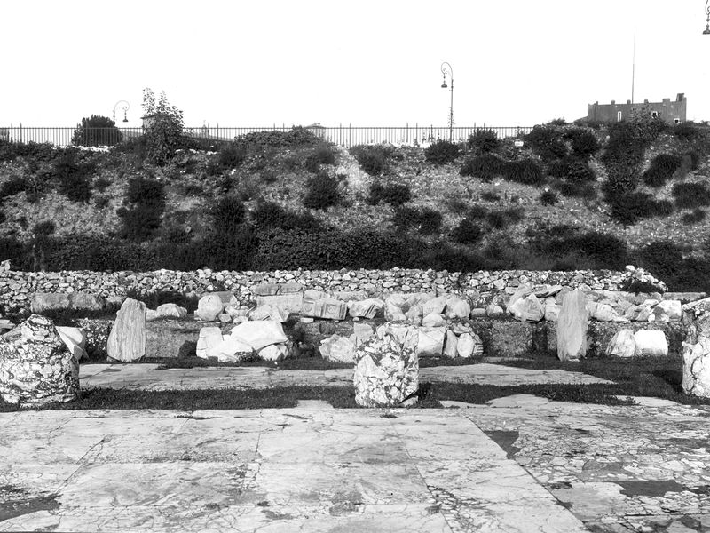 011519 - scavo archeologico - Basilica Emilia, scavi dal 1932-1936-1942, verso l'Aula, visto da sud-ovest. Neg. serie E nÂ° 1140