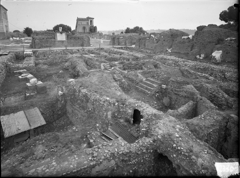 Aula regia - Scavi visti da Est (1962) - 2335.tif