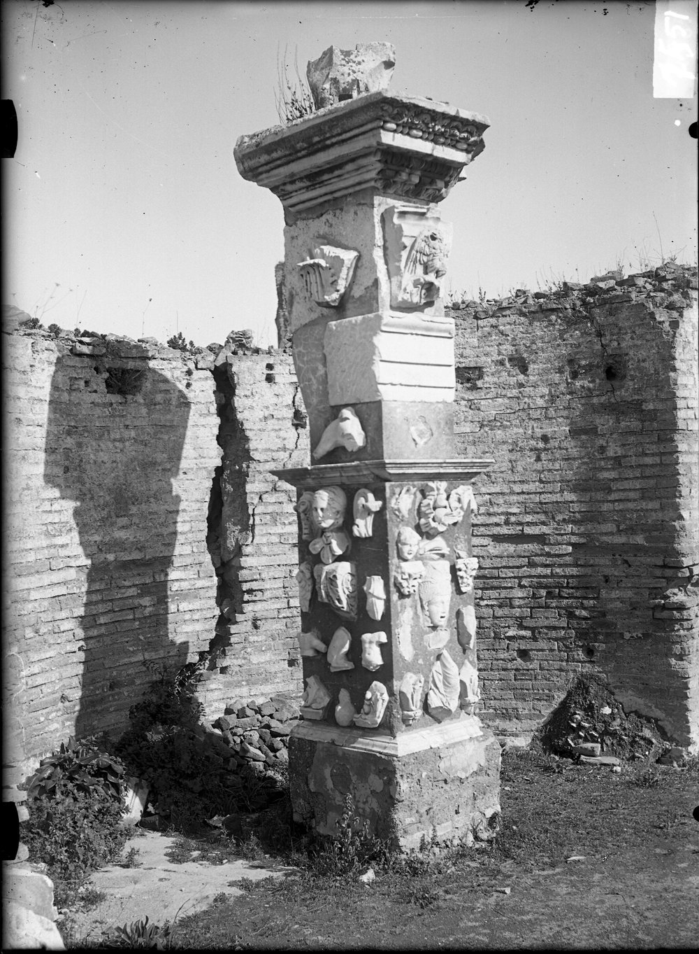 Frammenti scultorei - 1551.tif