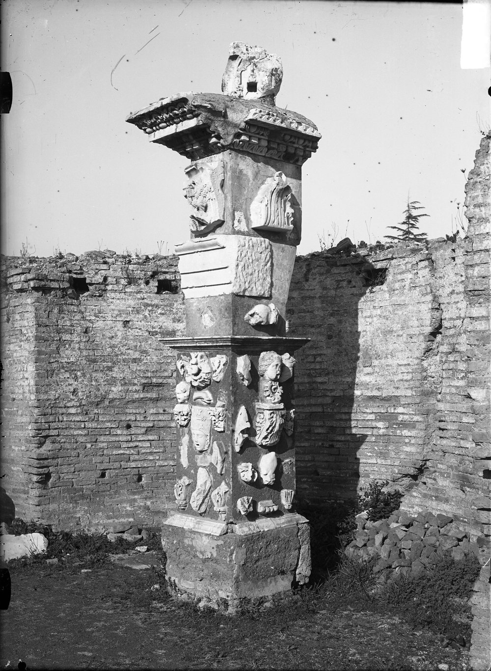 Frammenti scultorei - 1549.tif
