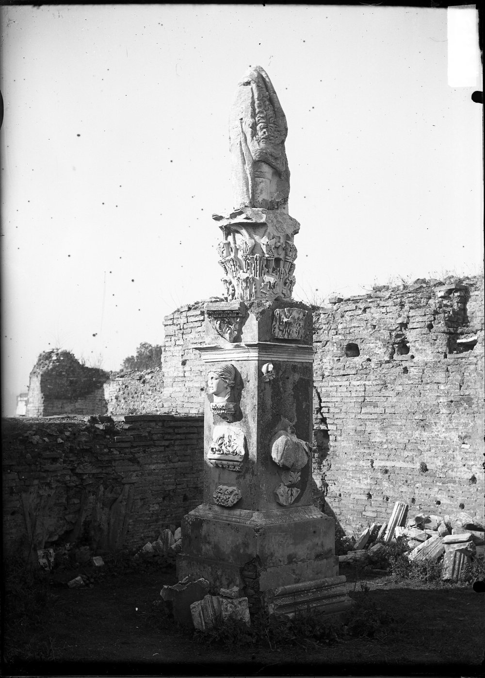 Frammenti scultorei - 1545.tif