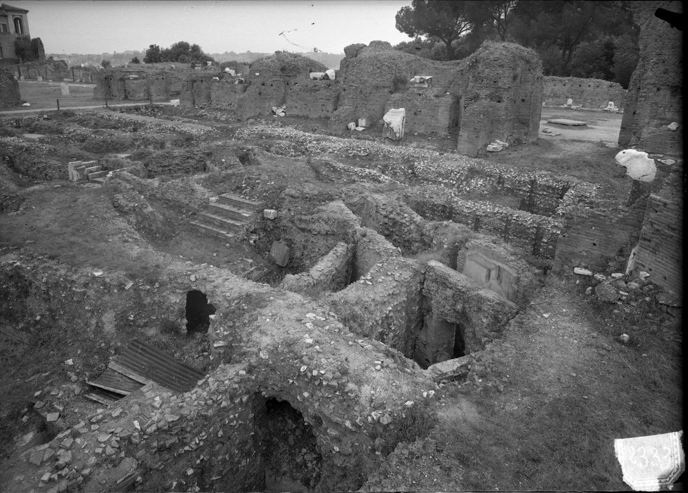 Aula regia - Veduta degli scavi da Est (1962) - 2333.tif