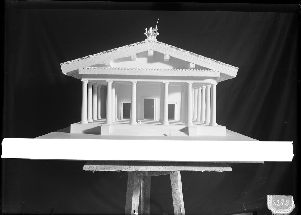 Lastra 2288, Campidoglio. Tempio di plastico fatta dall'architetto Devico.tif