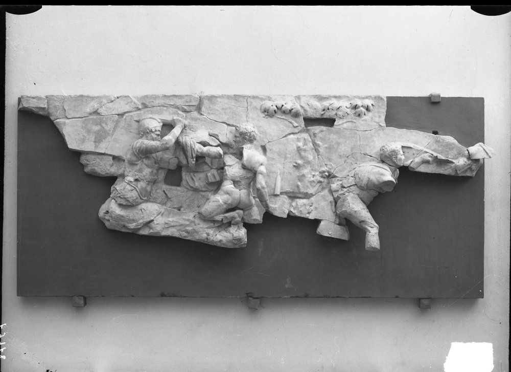 Lastra 2302, Basilica Emilia, fregio con scena di battaglia.jpg