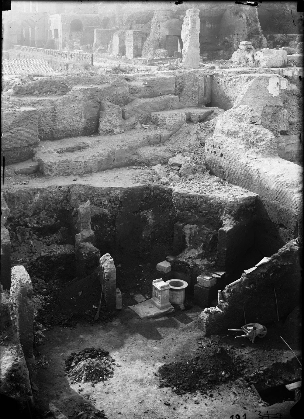 Lastra 191, Sacrario gi Giuturna.jpg