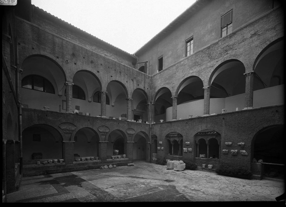Lastra 2895, Chiostro di S Francesca Romana.jpg