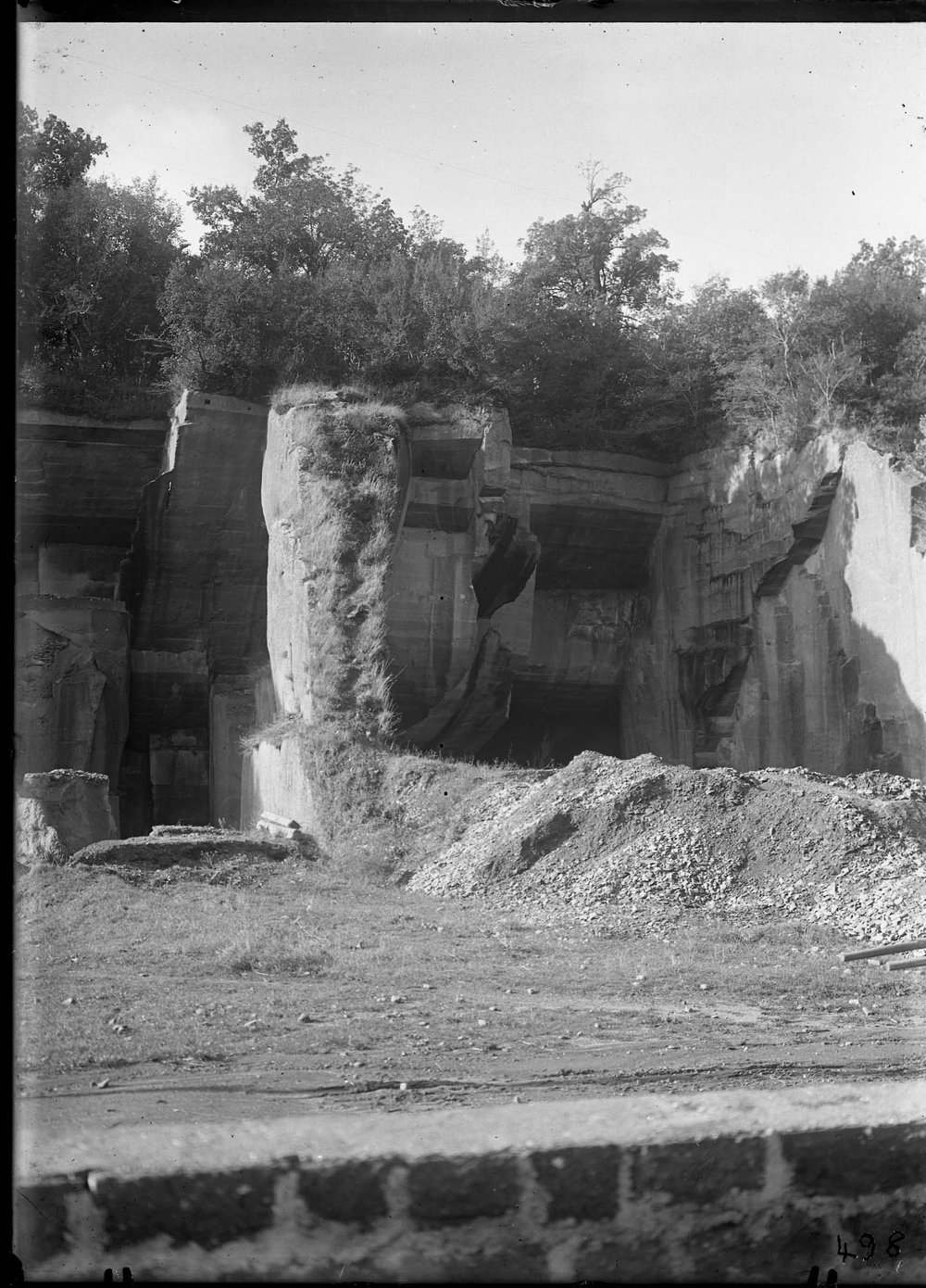 Lastra 498, Cave di peperino a Marino.jpg