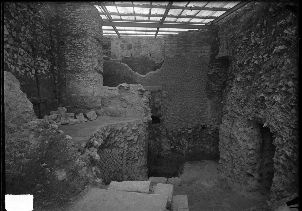 Lastra 2648, Bagno Repubblicano Velia, particolare dell'interno dopo il restauro, Marzo 1966.tif