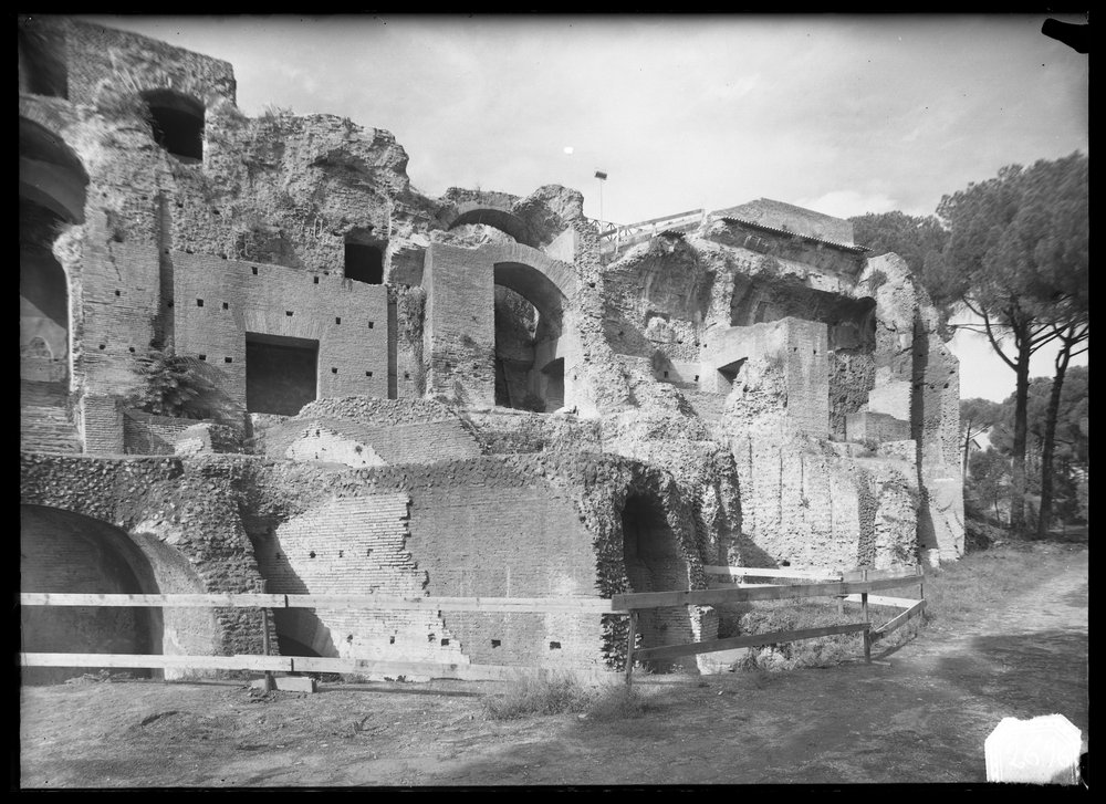 Lastra 2696, Scalone Severiano - particolare della zona dopo il restauro.tif