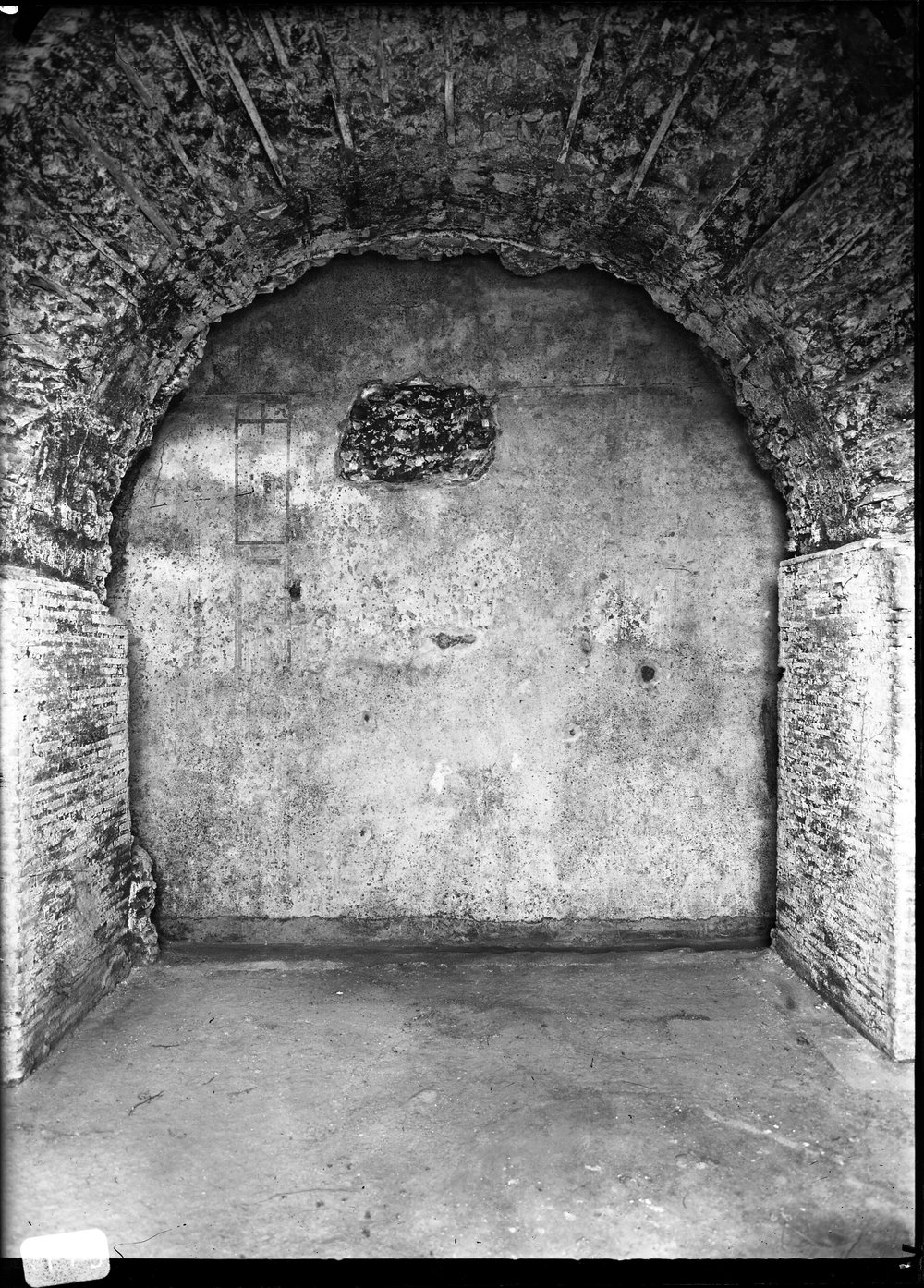 Lastra 2779 - Via Nova - costruzioni fra via Nova e Cl. Vitoriae - I piano - parete di fondo della II stanza orientale dopo la pulitura del 1967.tif
