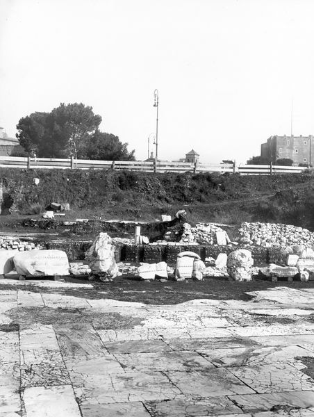 011522 - scavo archeologico - Basilica Emilia, scavi dal 1932-1936-1942, verso l'Aula, visto da ovest. Neg. serie E nÂ° 1149