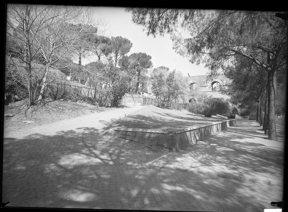 Lastra 2553, Palatino IV tratto campo via S. Gregorio prima della nuova recinzione.tif