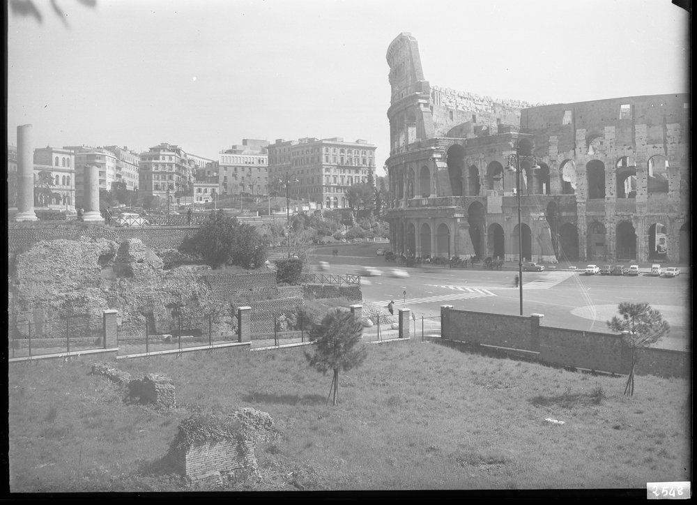 Lastra 2548, Palatino, angolo orientale, zona del nuovo ingresso (Aprile 1965).tif