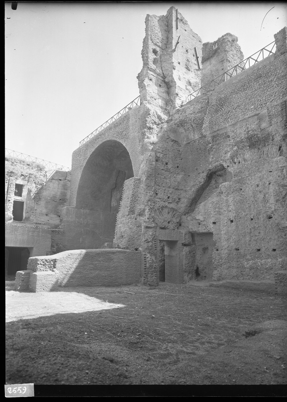 Lastra 2559, Terme Severiane, zona del ponte dopo il restauro, particolare parete occidentale.tif