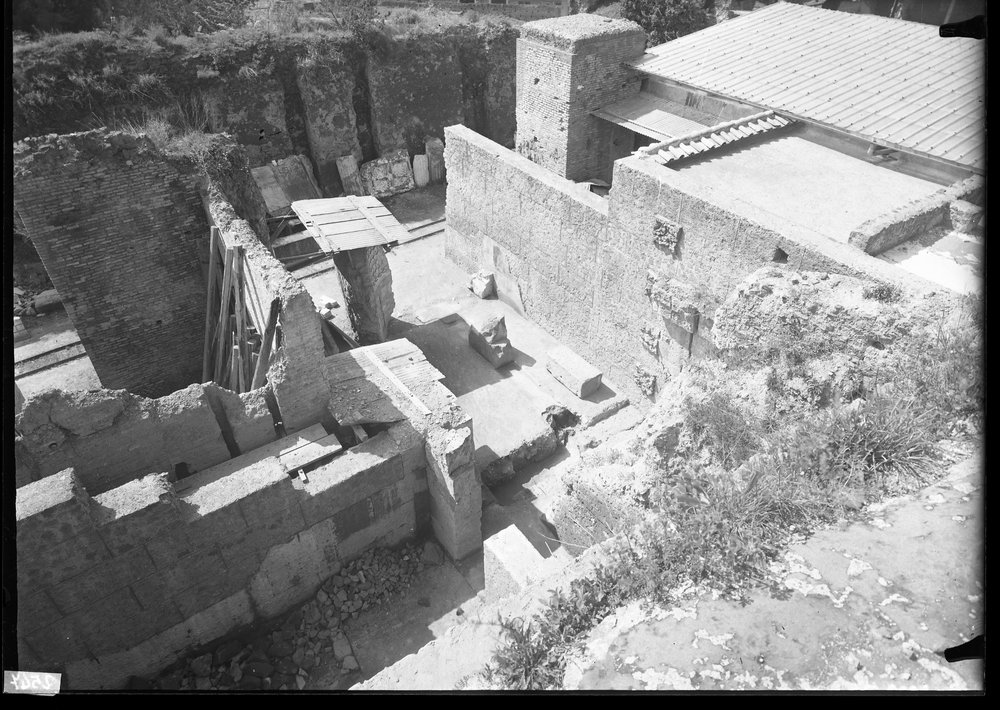 Lastra 2547, Costruzione zona augustea, particolare degli ambienti occidentali (Aprile 1965).tif