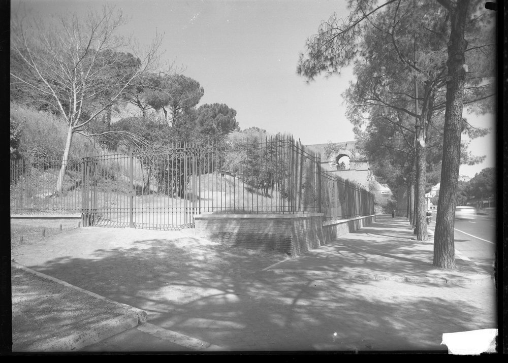 Lastra 2667, Palatino - nuova cancellata a Via S.Gregorio.tif