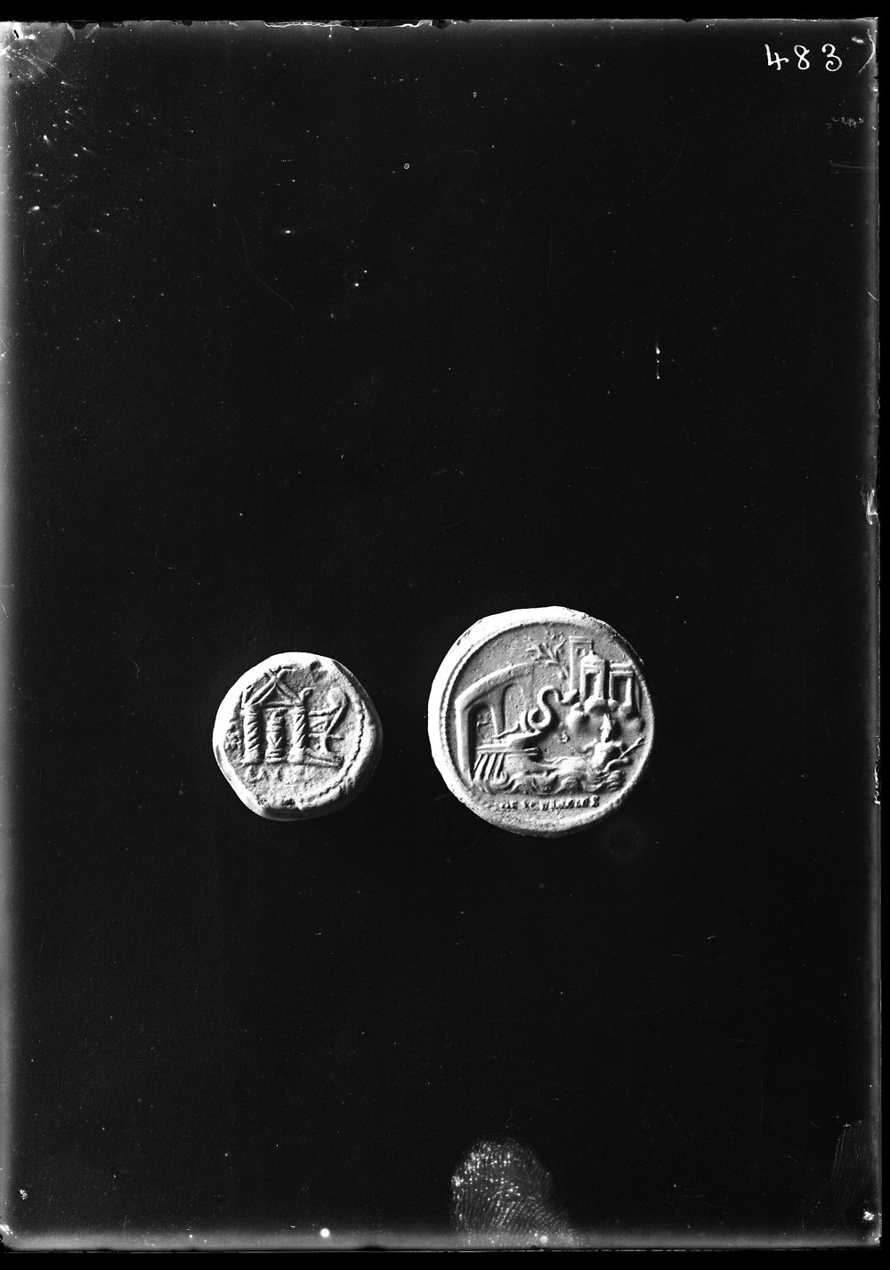 Lastra 483, Monete di Antonino Pio.tif