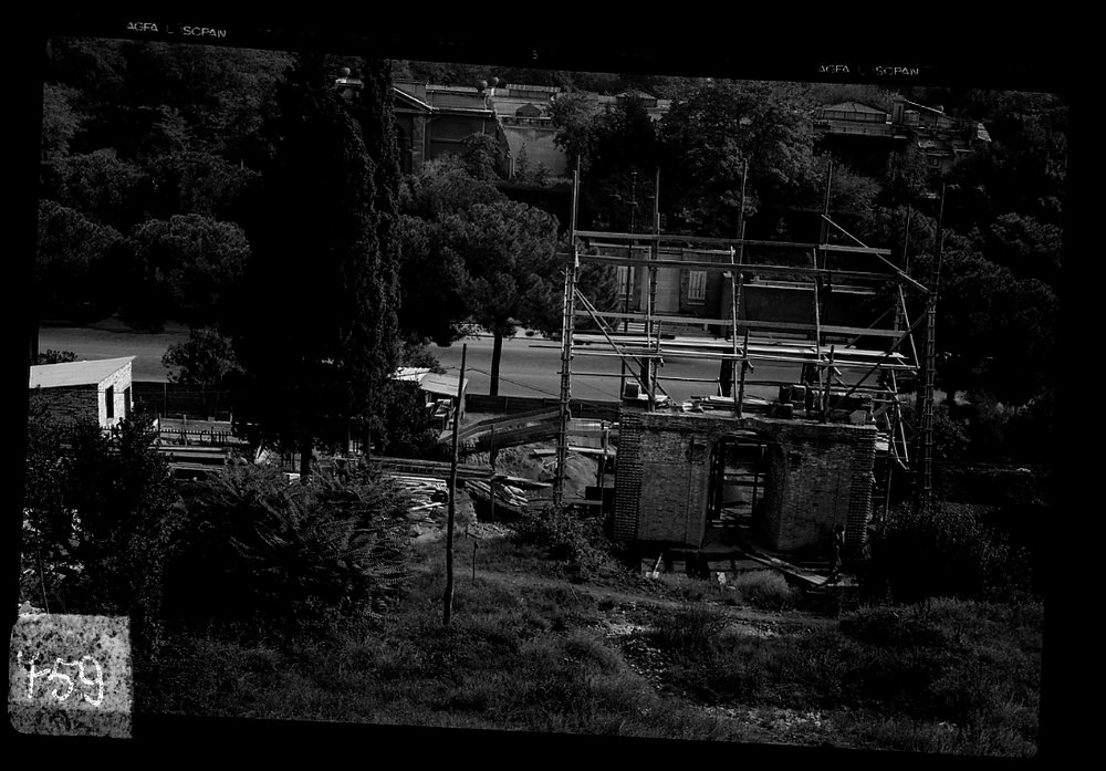 A 759  ( 6 x 9 ) lavori per la ricostruzione del portale del Vignola ( foto Davico ) senza positive.tif