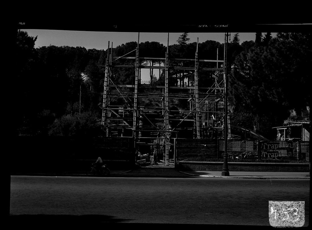 A 753 ( 6 x 9 ) lavori per la ricostruzione del portale del Vignola ( foto Davico ).tif