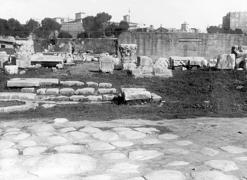 012258 - monumento - Basilica Emilia, veduta generale da sud-ovest. Neg. serie E nÂ° 1203