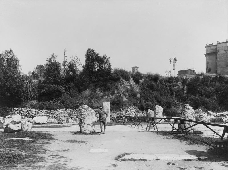 011526 - scavo archeologico - Basilica Emilia, scavi dal 1932-1936-1942, verso l'Aula, visto da ovest. Neg. serie E nÂ° 1154