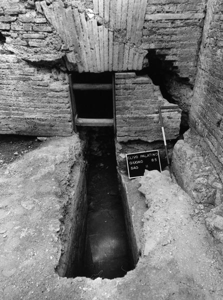 002210 - scavo archeologico - Clivio Palatino, ambiente B: lavori, saggio 1985