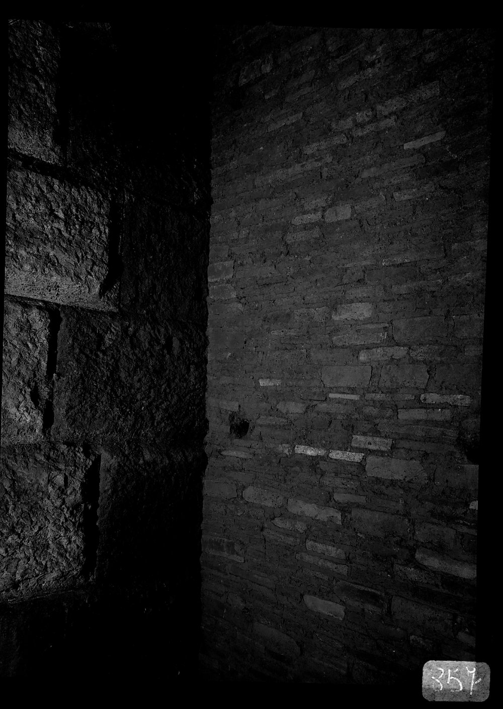 A 857 Tempio di Apollo - corridoio delle volte crollate - II chiusura della porta B.tif