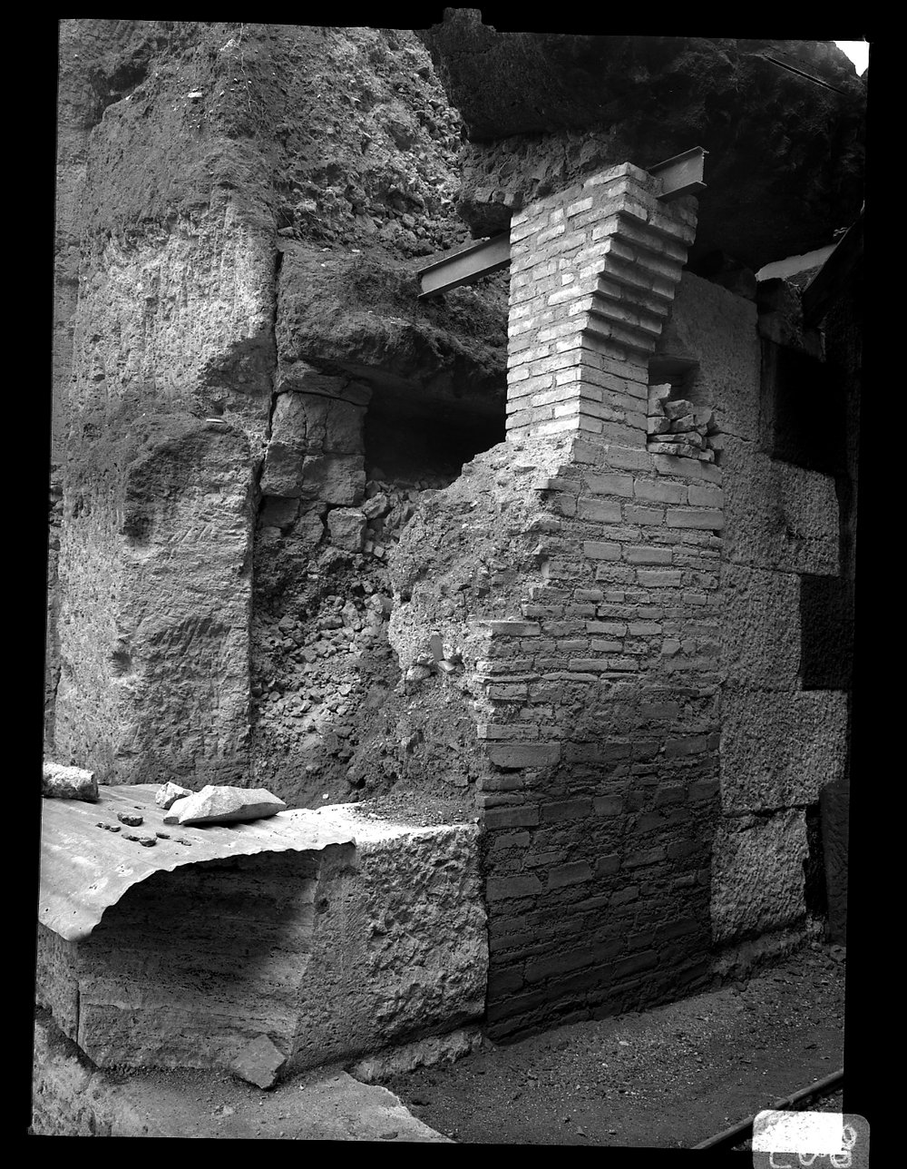 A 829 Tempio di Apollo - galleria frontale - 2nda parte occidentale (dic 68).tif