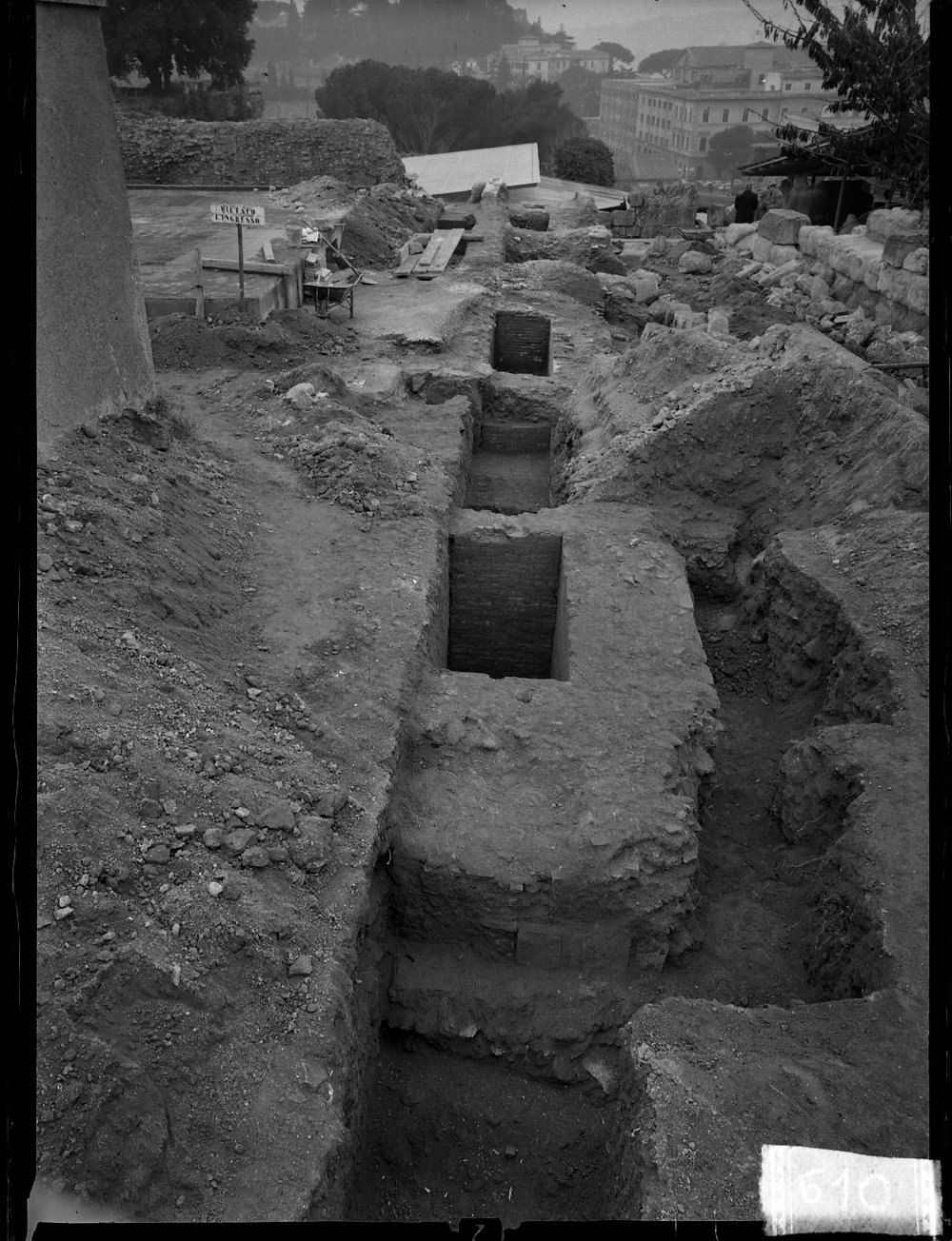 A 610 zona augustea costruzioni a  occidente delle case repubblicane.jpg