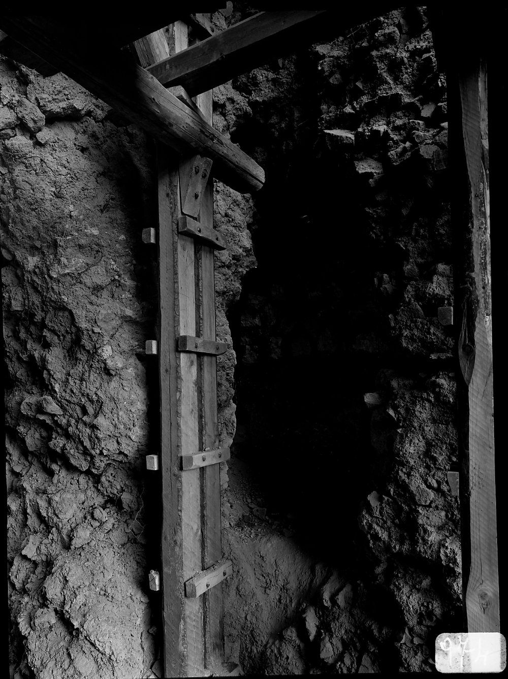 A 974 Zona Augustea - restauri della rampa dipinta - inverno 1970-71.tif
