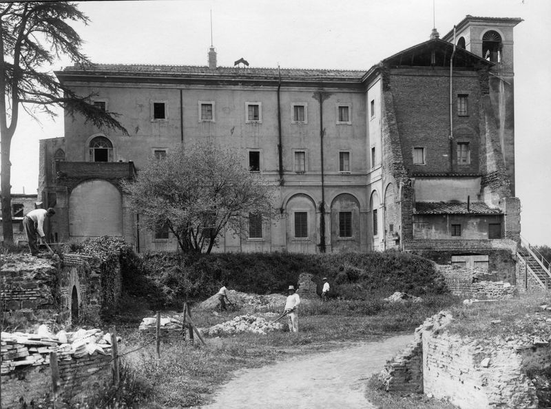 003132 - scavo archeologico - Domus Augustana, ambienti sul lato Occidentale del peristilio superiore: zona antistante l'antiquario Palatino prima dello scavo