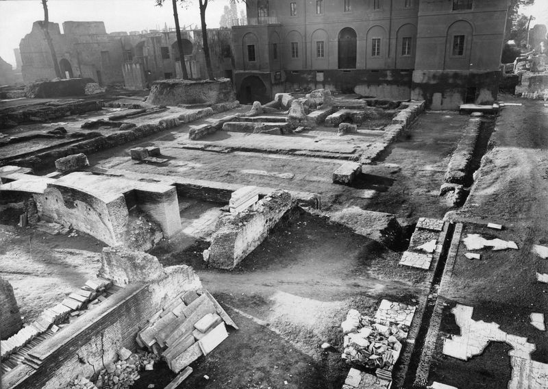 003135 - scavo archeologico - Domus Augustana, ambienti sul lato Occidentale del peristilio superiore: zona antistante l'antiquario Palatino dopo lo scavo