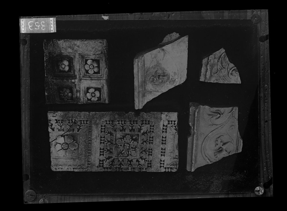 Lastra fotografica A 353 - 9 x 12 frammenti architettonici decorativi.jpg