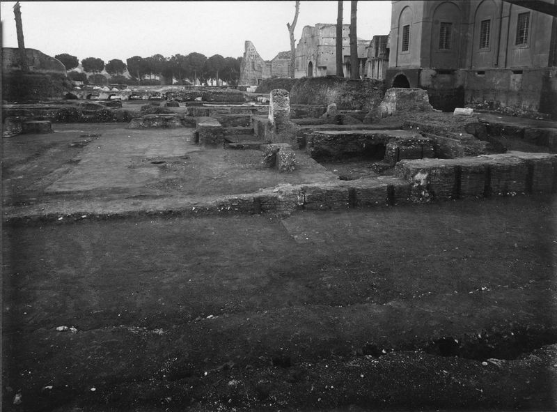 003138 - scavo archeologico - Domus Augustana, ambienti sul lato Occidentale del peristilio: zona antistante l'antiquario Palatino, dopo lo scavo